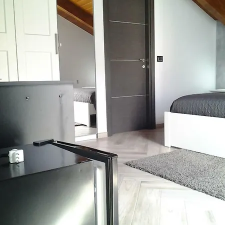 招待所 The Attic 阿格罗波利